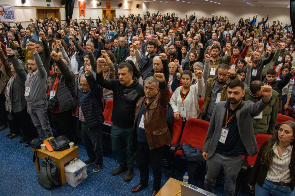 SARAY’A KARŞI HALKIN MANİFESTOSU | Sarayları yıkacak, toplumsal hak mücadelelerinin izinde isyandan devrime bir yol açacağız!